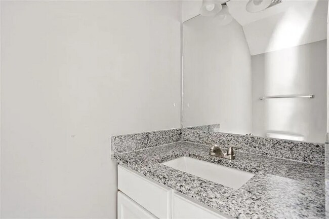 Building Photo - 5232 Ridge Forest Dr