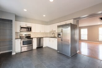 Building Photo - 1009 Dartmouth Glen Way