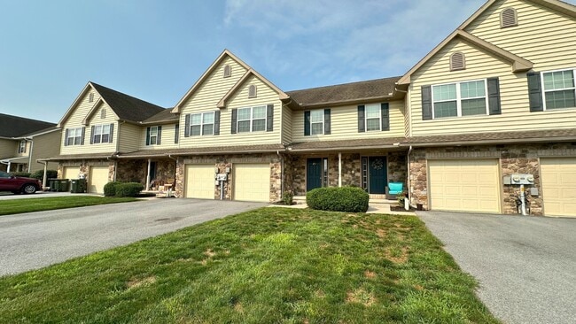 Building Photo - 210 Mount Olive Ln