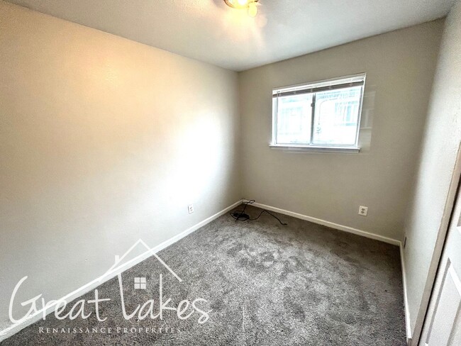 Building Photo - Charming 4 bedroom / 1 bathroom Warren hou...