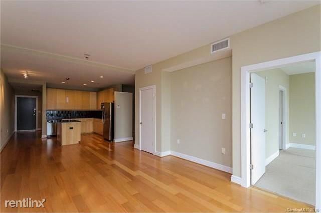 Building Photo - 2 br, 2 bath Condo - 333 W Trade