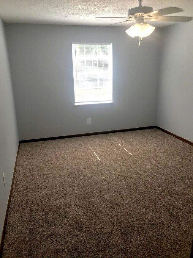 Foto del edificio - 324 S Lipona Rd