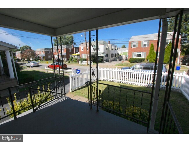 Foto del edificio - 215 Williams Rd