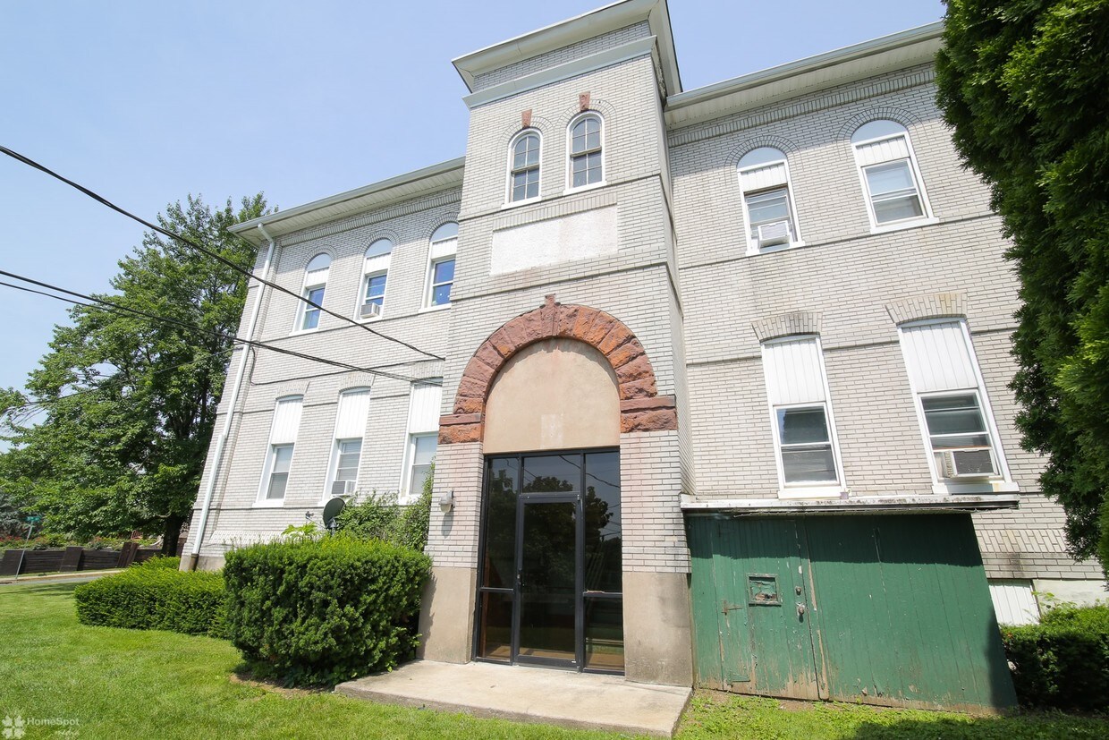 49 S 2nd St, Coplay, PA 18037 Apartments in Coplay, PA