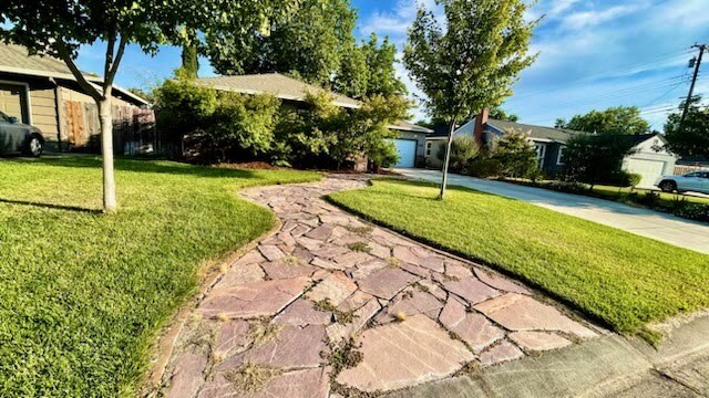 Building Photo - 3840 Cayente Way