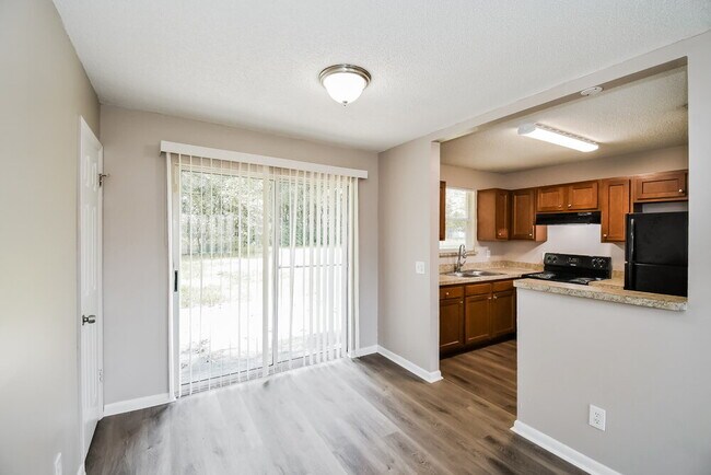 Foto del edificio - 3920 Lane Ave S