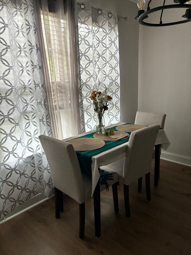Foto del edificio - 3214 Taylor St
