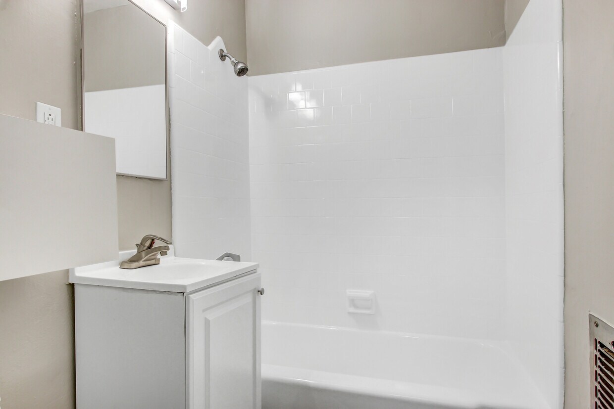 The McLaughlin Avenue Apartments Apartments in Los Angeles, CA