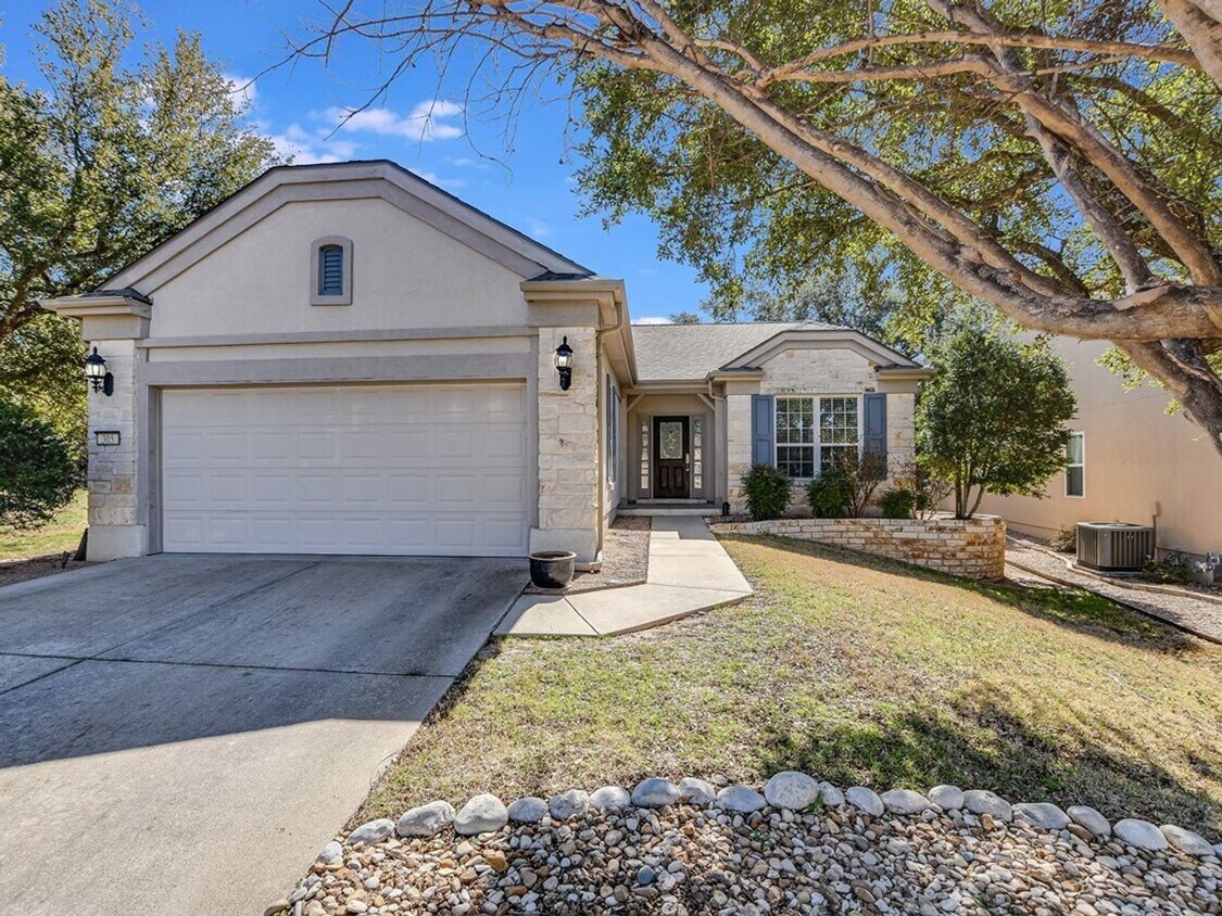 Foto principal - 305 Lake Sommerville Trail
