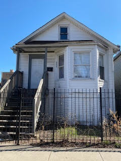 Primary Photo - 8825 S Exchange Ave
