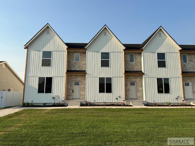 Foto principal - 1266 Wright Ave