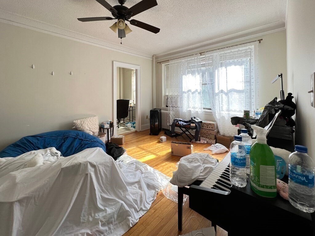 Primary Photo - 137 Englewood Ave