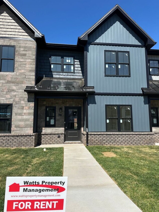 Primary Photo - Beautiful new townhouse located in the new...