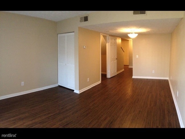 Building Photo - 6145 Longchamp Dr