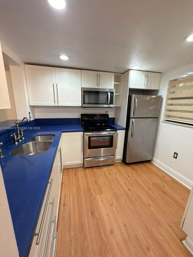Building Photo - 10835 SW 112th Ave