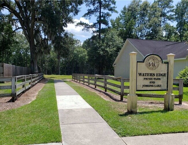 Foto del edificio - 598 Bristol Wy