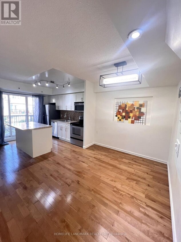 Photo principale - 3043-3043 Finch Ave W
