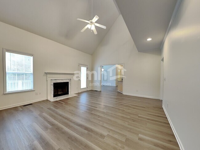 Foto del edificio - 8505 Rockcliff Rd