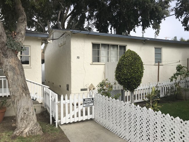 Walk way to unit - 46 Park Ave