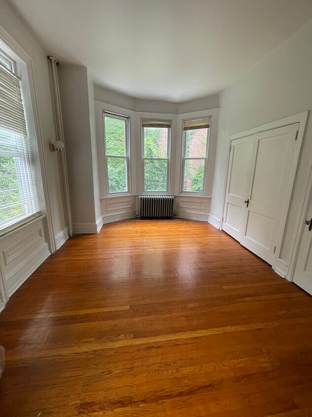 Primary Photo - 212 S 41st St
