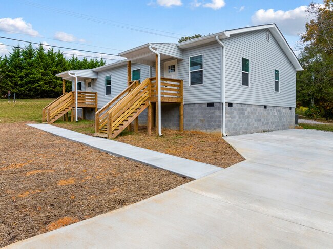Foto del edificio - 6900 Seaver Dr NW