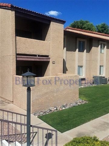 Primary Photo - 2194 N Pantano Rd