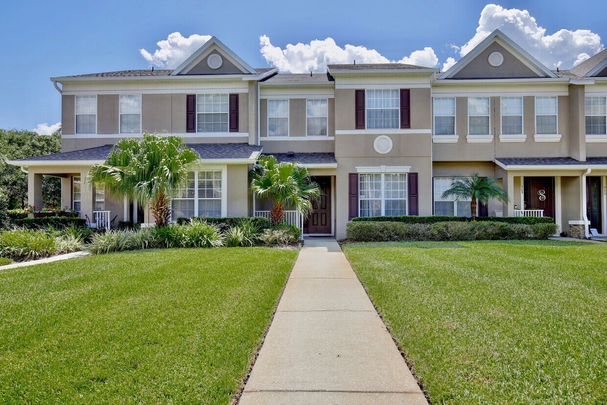 Foto principal - Beautiful 3/2.5 Spacious Townhome with a P...
