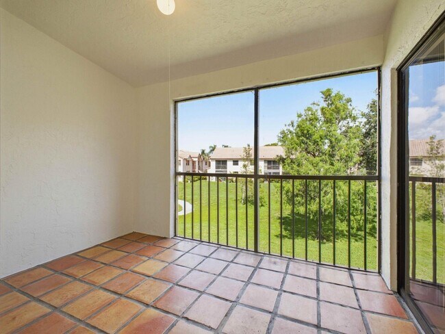 Foto del edificio - 321 Norwood Terrace
