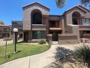 Building Photo - 700 E Mesquite Cir