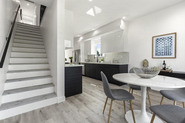 Foto del edificio - 750 N Ridgewood Pl