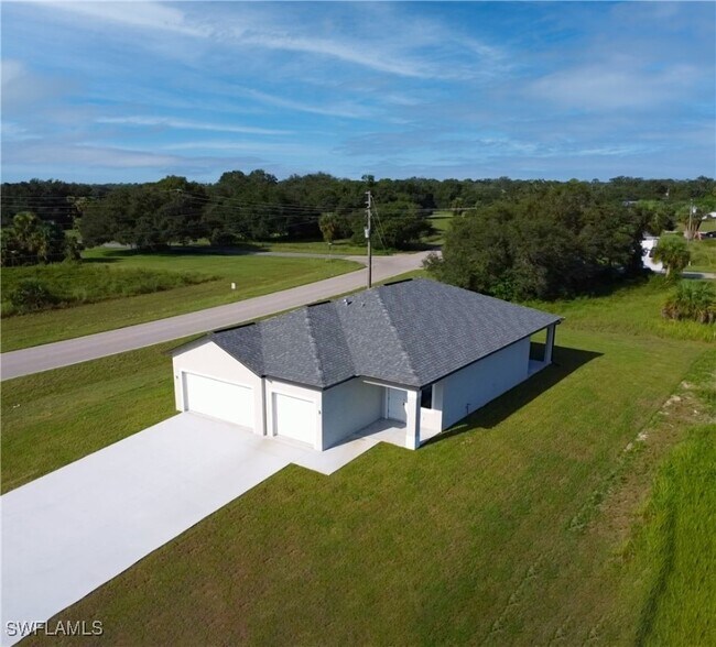 Building Photo - 3022 Mockingbird Rd