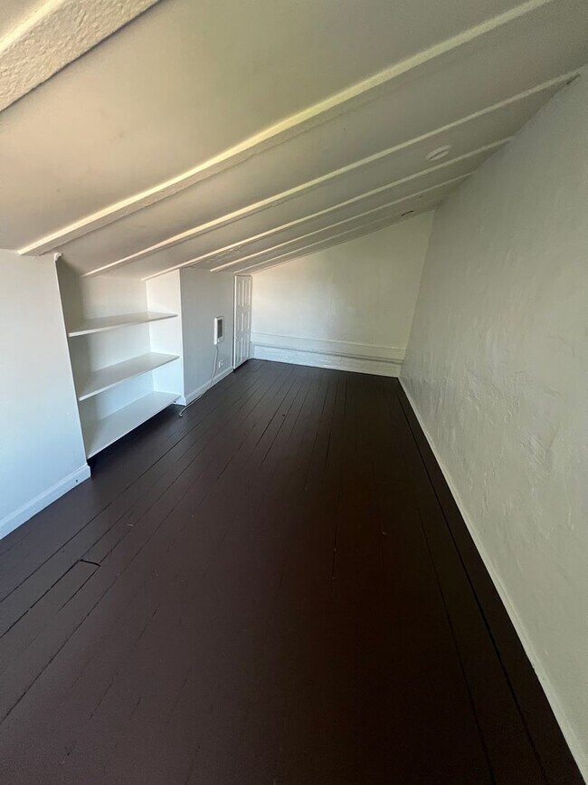 Foto del edificio - 857 E Market St
