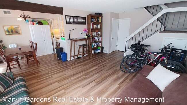 Building Photo - 2 br, 2 bath House - 1101 Monroe Dr. Unit B