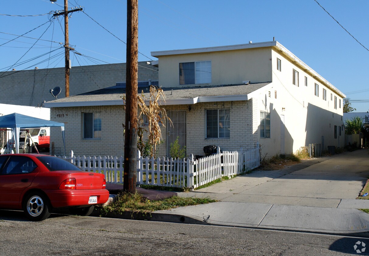 Building Photo - 4393 W 134th St