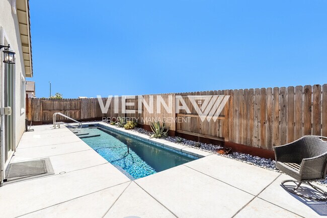 Foto del edificio - Gorgeous Home in Rancho with a POOL!