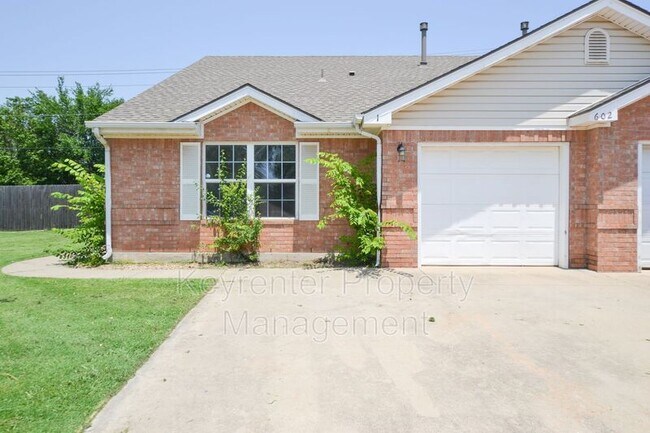 Building Photo - 602 Welston Cir