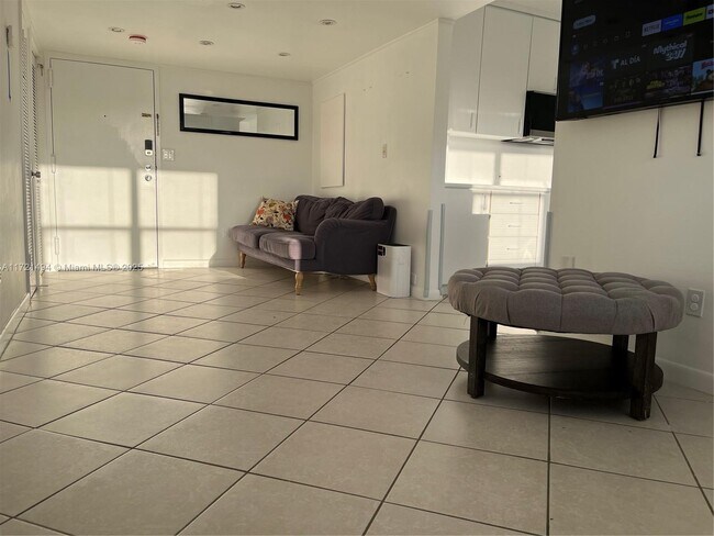 Foto del edificio - 1390 Ocean Dr