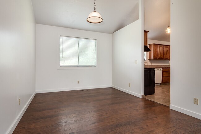 Building Photo - 9896 Wimbleton Dr