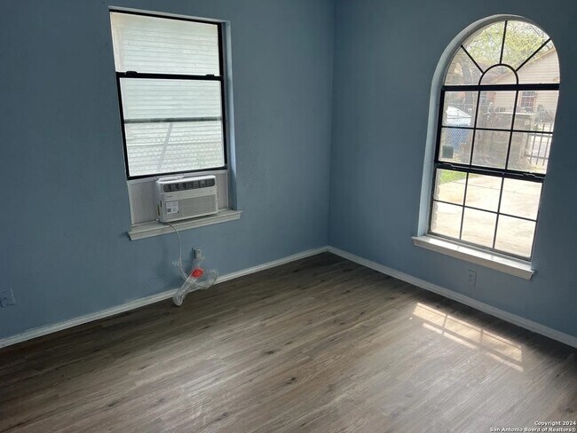 Building Photo - 231 Madero St