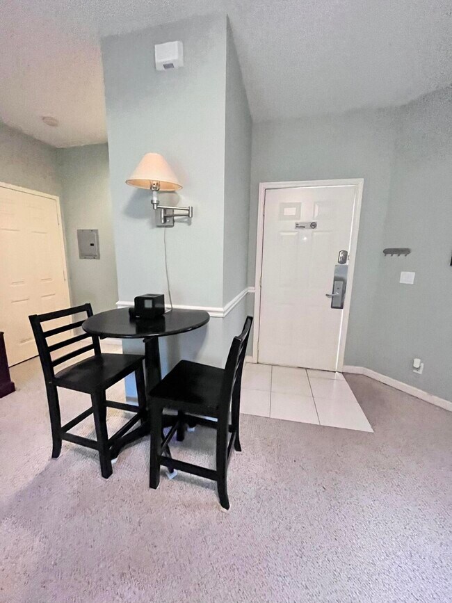 Building Photo - 8925 Sandshot Ct