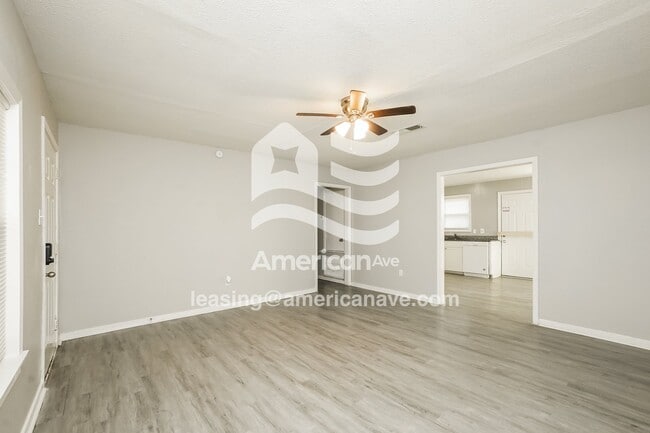 Building Photo - 2262 Forest Glen Dr