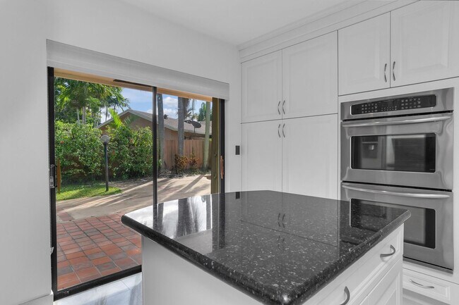 Foto del edificio - Beautiful home in quiet neighborhood