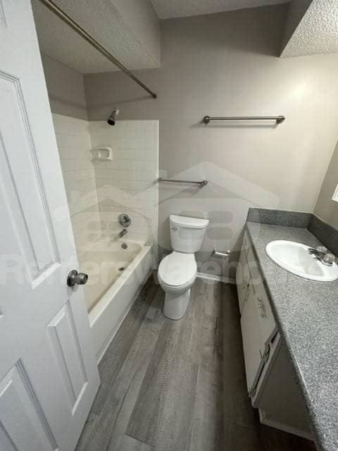 Foto del edificio - Grandview, Missouri 3 bedroom 2.5 bathroom...