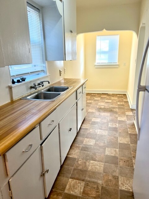 Cocina - 1851 N Johnston Ave