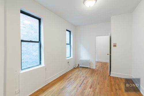 Building Photo - 416 E 65th St