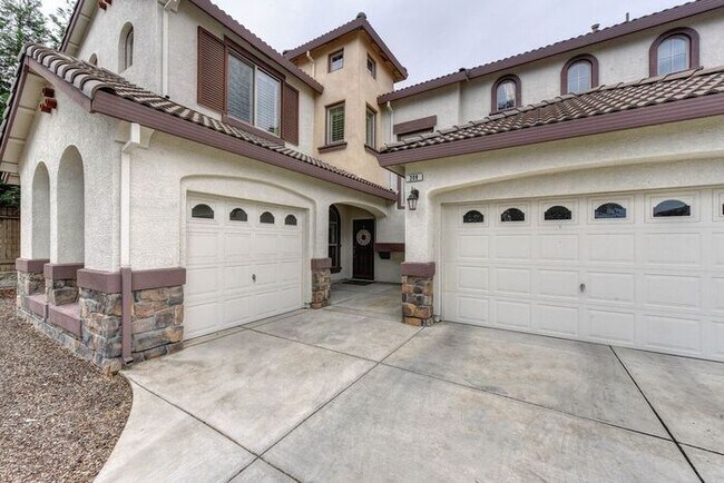 Building Photo - 209 White Rabbit Ct