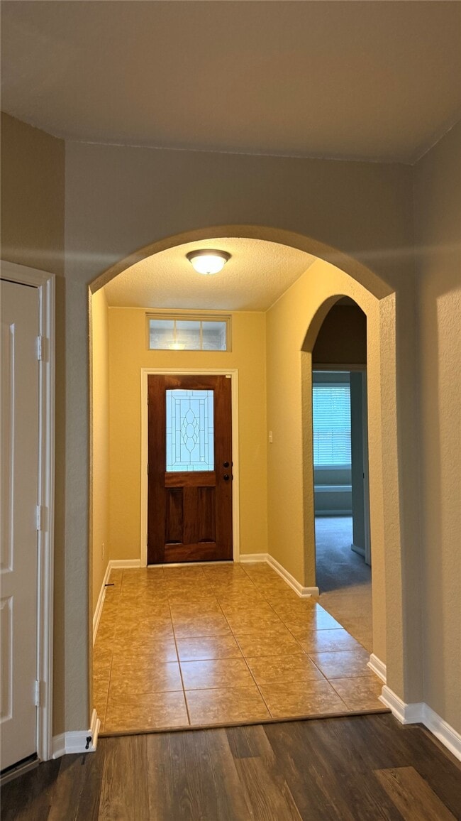 Building Photo - 9215 Running Eagle Falls