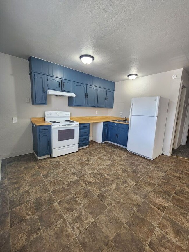 Building Photo - 129 Villa Dr