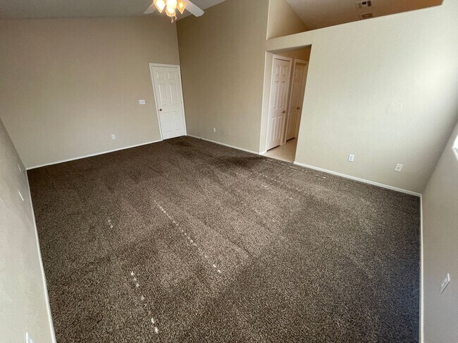Foto del edificio - 3 Bedroom 2 1/2 Bathroom w/Den & Loft