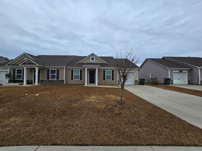 Building Photo - 437 Conifer St